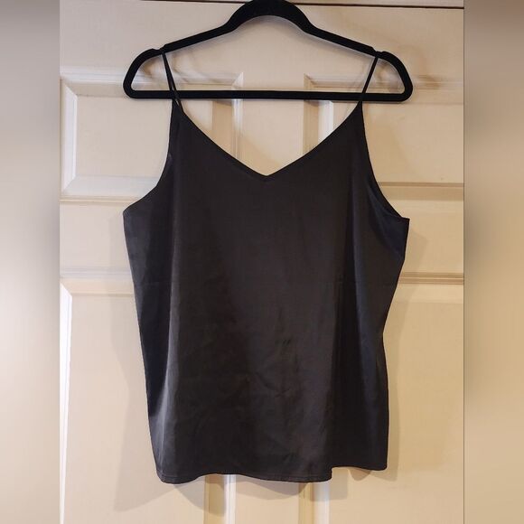 Silky black satin feel sleeveless tank no size would fit M/L - Picture 1 of 4